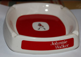 Grand Cendrier Publicitaire Vintage Céramique Johnnie Walker Carré Rouge Wade Pm - Ashtrays