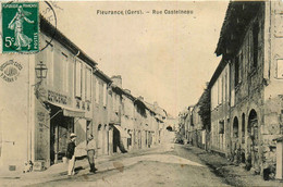 Fleurance * La Rue Castelneau * épicerie * Villageois - Fleurance