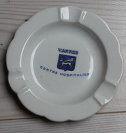 Rare Cendrier Vintage PORCELAINE LIMOGES VANNES 56 Morbihan CENTRE HOSPITALIER - Cendriers