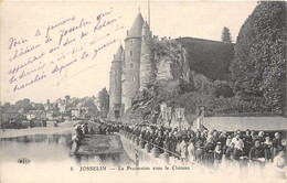 56-JOSSELIN- LA PROCESSION SOUS LE CHÂTEAU - Josselin