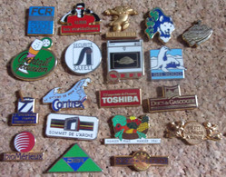 Gros Lot Pin's Arthus Bertrand - Contrex - Toshiba - Arche De La Défense - NEFF - Musique