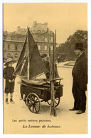 REPRO-Les Petits Métiers Parisiens( Palais Du Luxembourg Au 2° Plan)-Le Loueur De Bateaux (animée)--CECODI.....à Saisir - Marchands Ambulants