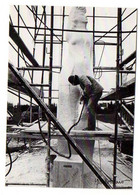 LANESTER--56-Photo Y.Kervinio- Le Crann Quistinic--Daniel DRUET Sculpte Le Monument Aux Morts De LANESTER -56...à Saisir - Lanester