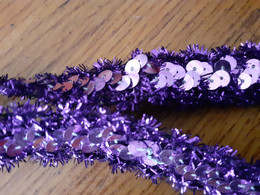 GALON RUBAN Paillettes Sequins Façon "guirlande" 15 Mm VIOLET COUTURE MERCERIE - Dentelles Et Tissus