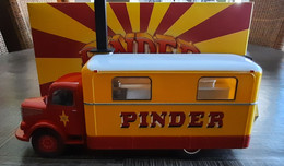 Unic Cuisine "CIRCUS PINDER" TRUCK - Commercial Vehicles