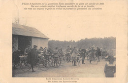 CPA 41 ECOLE D'AQUITAINE LAMOTTE BEUVRON LES ADIEUX DES EXCURSIONNISTES - Lamotte Beuvron