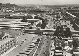 CPSM  Sochaux   Avenue Du Général Leclerc Et  Les Usines Peugeot - Sochaux