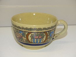 *JOLIE TASSE CERAMIQUE RENOLEAU AR.A. MARQUISE De SEVIGNE Non Signée COLLECTION E - Angoulême/Le Renoleau (FRA)