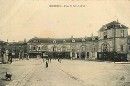 Commercy * La Place Du Fer à Cheval * Coiffeur ROBERT * Café De La Paix - Commercy