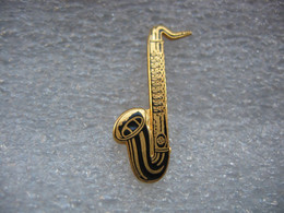 Pin's D'un Saxophone, Instrument De Musique à Vent - Musique