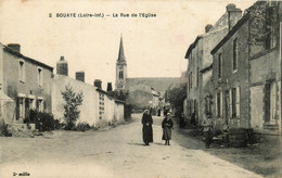 Bouaye * La Rue De L'église Du Village * Villageois - Bouaye