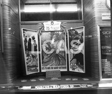 1957 SAINT GOTTHARD NICE VITRINE LISBONNE PORTUGAL SET ORIGINAL 60mm NEGATIVE NOT PHOTO FOTO LCAS195 - Non Classés