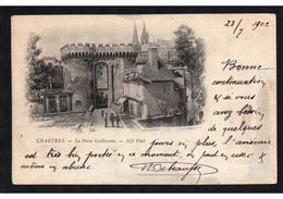 (RECTO / VERSO) CHARTRES EN 1902 - N° 4 - LA PORTE GUILLAUME AVEC PERSONNAGES - BEAU CACHET ET TIMBRE - CPA PRECURSEUR - Chartres
