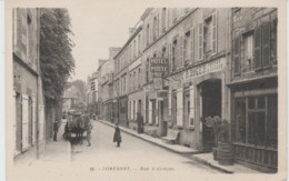 (61) DOMFRONT . Rue D'Alençon ( Hôtel De La Poste P. Roger. Touring Club De France) - Domfront