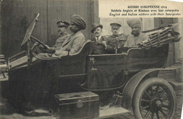 GUERRE EUROPEENNE 1914  Soldats Anglais Et Hindous Avec Leur Interprètre  Dans Une Très Belle Voiture RV - Guerra 1914-18