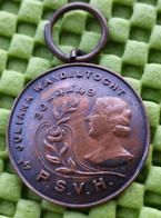 Medaille : 4 E. Juliana Wandeltocht 30-4-1949 - P.S.V.H.  - Foto's  For Condition. (Originalscan !!) - Monarchia/ Nobiltà