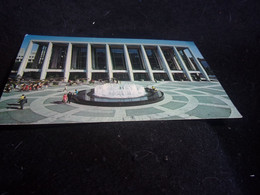 Lincoln Center For The Performing Arts . Philharmonic Hall .New - York City. Voir 2 Scans. - Statue Of Liberty