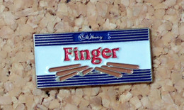 Pin's  Chocolat Finger Cadbury - Alimentation