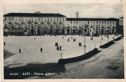 ASTI - PIAZZA ALFIERI Animazione - FORMATO PICCOLO - VIAGGIATA 1935 - (rif. G25) - Asti