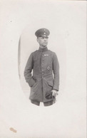 CARTE PHOTO ALLEMANDE - GUERRE 14-18 - PORTRAIT SOLDAT EN MÉDAILLON - Guerra 1914-18