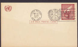 United Nations Postal Stationery Ganzsache Entier NEW YORK First Day Of Issue 1957 Air Mail Postal Card - Lettres & Documents