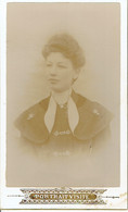 Photographie Artistique  Du Photographe C. Gerard Gedinne Portrait Visité D'une Dame 63X104mm - Anciennes (Av. 1900)