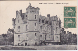 86 - LENCLOITRE - LE CHATEAU DE CURCAY - 2 PERSONNES DEVANT LE CHATEAU UNE FEMME ET UN ENFANT - Lencloitre