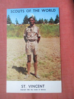 Saint Vincent    Scouts Of The World.        Ref 5583 - Saint Vincent En De Grenadines