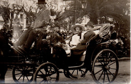 Carte Photo Couple Dans Calèche, Années 20 - Personnes Anonymes