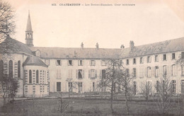 Delcampe - CHATEAUDUN (Eure-et-Loir) - Les Dames-Blanches - Cour Intérieure - Précurseur - Chateaudun
