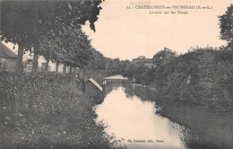 CHÂTEAUNEUF-en-THYMERAIS (Eure-et-Loir) - Lavoirs Sur Les Fossés - Châteauneuf