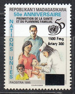 Madagascar - Family - Overprint 2000 MNH - Madagaskar (1960-...)