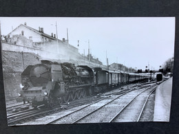 Photo De POGGI : Train N°42 Machine 241P 31  En Gare De BELFORT En 1967 - Trenes