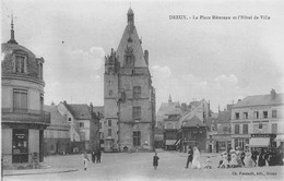 DREUX (Eure-et-Loir) - La Place Métézeau Et L'Hôtel De Ville - Passage D'un Mariage - Dreux