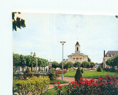 Cpsm - La Gacilly -  L ' église Et Le Jardin     Z284 - La Gacilly
