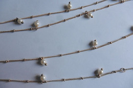 Neuf - Long Collier Sautoir Bala Boosté Chaîne Métal Doré Petites Perles Blanc Nacré - Colliers/Chaînes