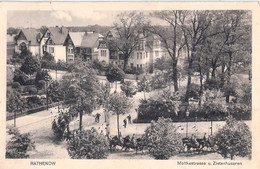 RATHENOW Havel Brandenburg Moltkestrasse Und Zieten Husaren Formation Belebt 7.8.1911 Gelaufen - Rathenow