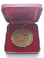 Superbe MEDAILLE Dans Son écrin - CENTENAIRE DE LA SAMARITAINE 1870-1970   **** EN ACHAT IMMEDIAT **** - Professionnels / De Société