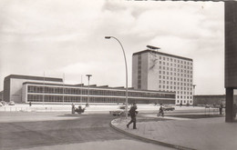 B1189) WOLFSBURG - RATHAUS - Tolle Alte DETAIL AK Mit Straße Und Alten AUTOS - Wolfsburg