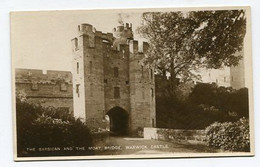 AK 048609 ENGLAND - Warwick Castle - The Barbican And The Moat Bridge - Warwick