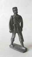 FIGURINE SOLDAT WWII ALUDO OFFICIER AU DEFILE  Pas Quiralu - Quiralu