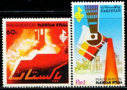 PK0232 Pakistan 1985 Steel Industry 2V MNH - Pakistan