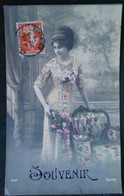 ►  Cpa  Femme Mode Fantaisie  191 3 - Bouquet De Roses -   Photo Calife Envoyée à La MAISON POTIN (Felix Potin ) PARIS - Mode