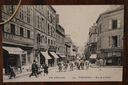 CPA Ak 1910's Fougères Rue De La Forêt Voyagée Animée Epicerie Pharmacie - Fougeres