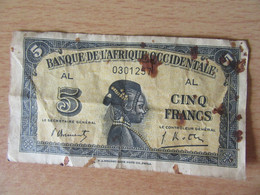 Afrique Occidentale - Billet 5 Francs 14 Décembre 1942 - Usagé (rouille, Trous) - États D'Afrique De L'Ouest