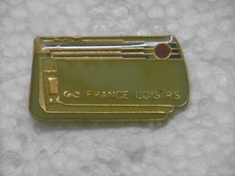 Pin's FRANCE LOISIRS - Pins Marque Badge Pin Pochette étui Pour Ranger Les Photos Photographies - Photographie