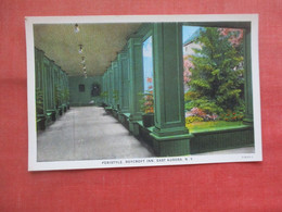 Peristyle. Roycroft Inn.      East Aurora - New York       Ref 5591 - Adirondack