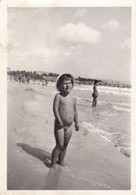 Old Real Original Photo - Nude Little Girl On The Beach - Ca. 10.8x7.5 Cm - Anonymous Persons