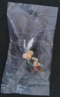 ► Asterix - Mini Figurine Bridelix Plastoy 1999 - Le Gaulois Agecanonix  Sous Blister - Asterix & Obelix