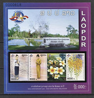 284 LAOS 2011 - Y&T 1788/91 - Femme Fleur Lao-Thai - Neuf ** (MNH) Sans Charniere - Laos